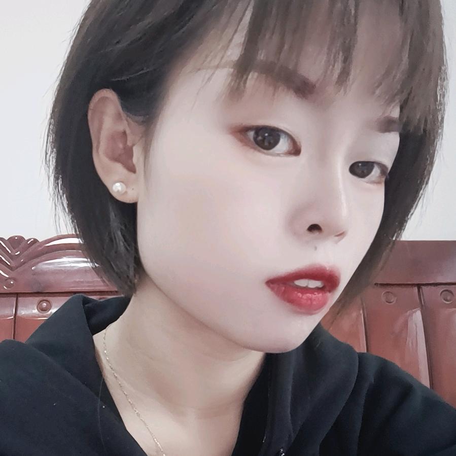 小不点《丽蛮几》