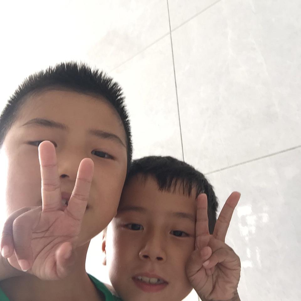 兄弟装饰