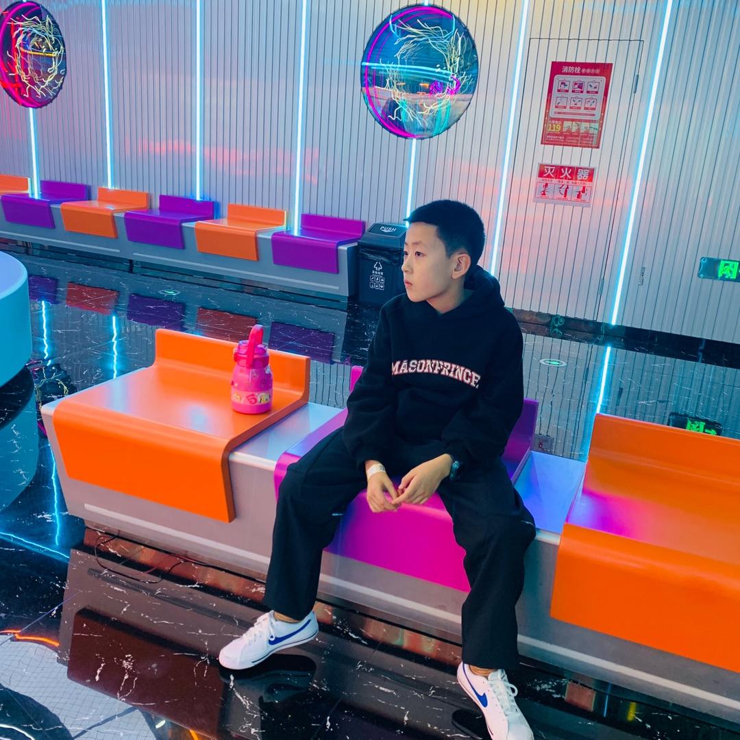 督小意