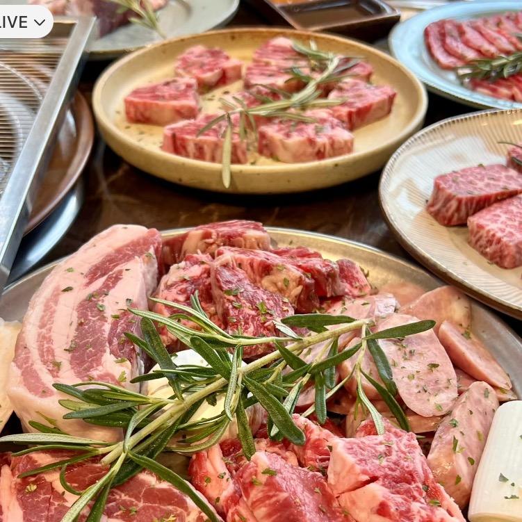 烤上了牛肉烤肉