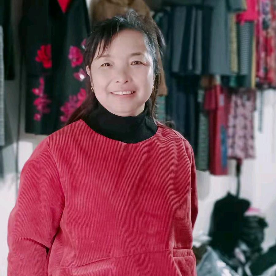 安陆 富丽菜场 市场路13  云裳服饰