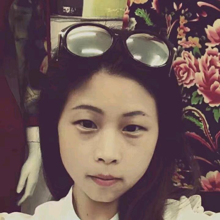 抬头看未来的小颜