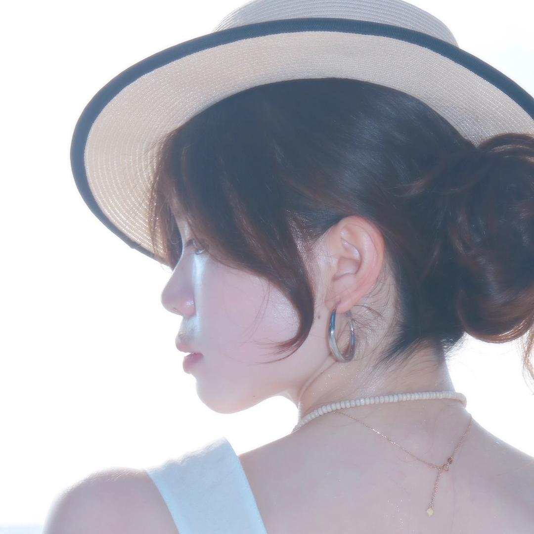 白一芷¹⁶⁴⁹