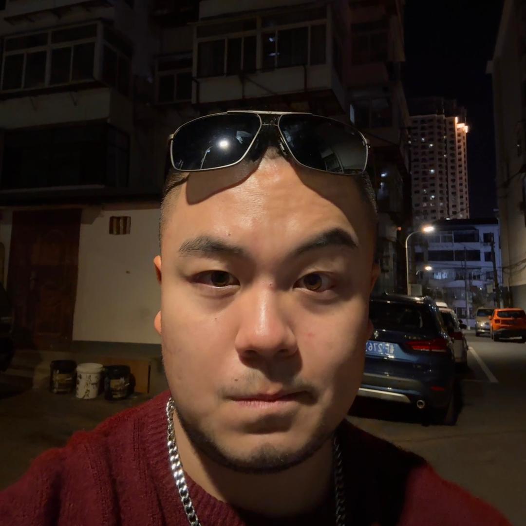浩宇爱喝马尿