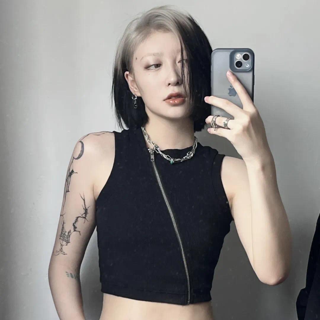 专业发型设计李伟预约号