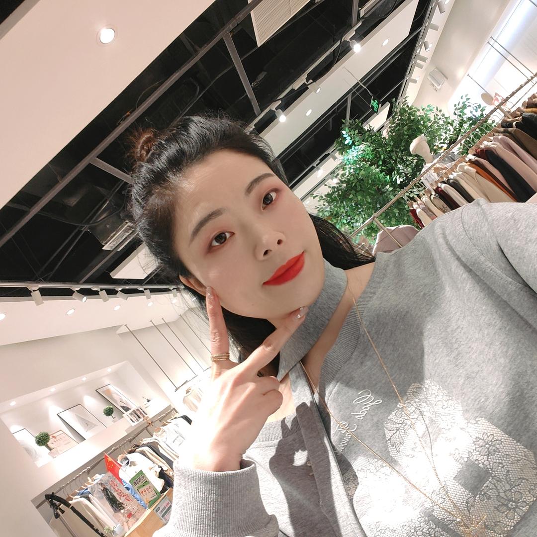 AFZO阿凡卓女装尹莉（大足吾悦广店）