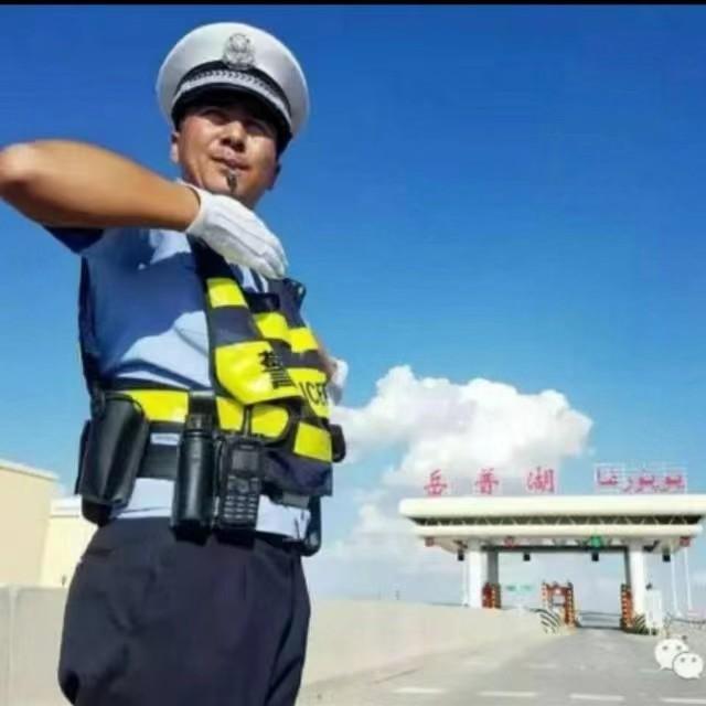 岳普湖交警