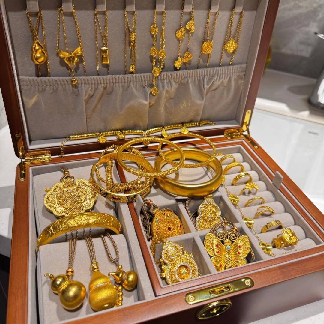 @荟萃楼珠宝 苏营