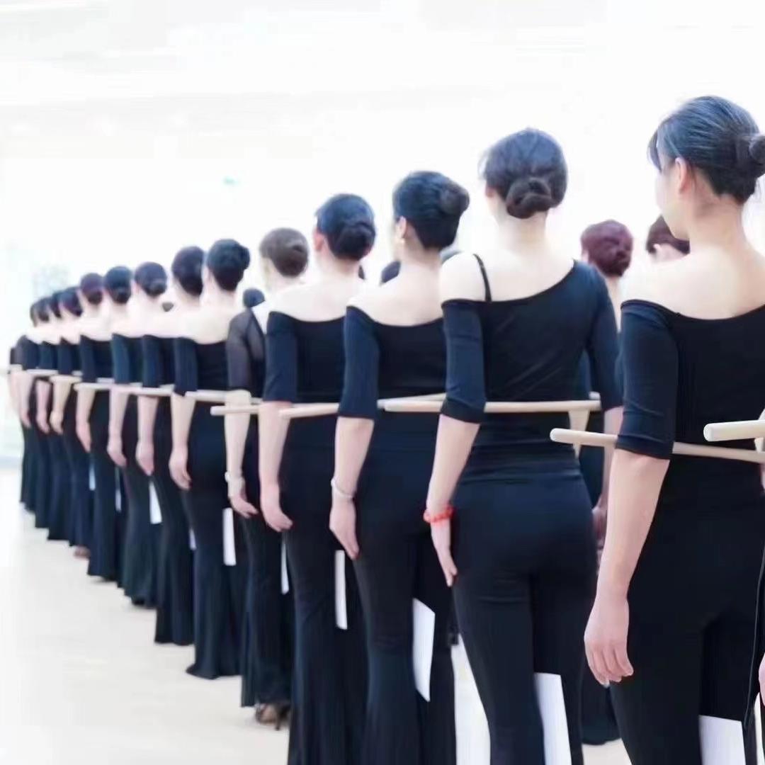 胡贝儿形体礼仪女子学堂（海口）