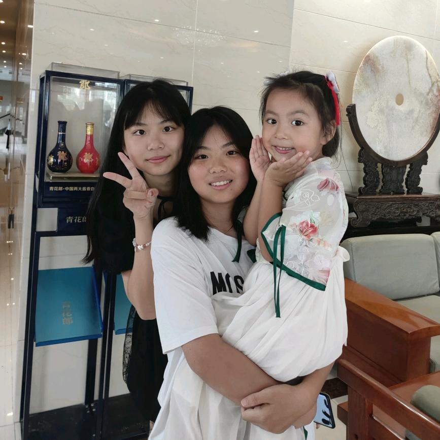 金湖三千金的妈