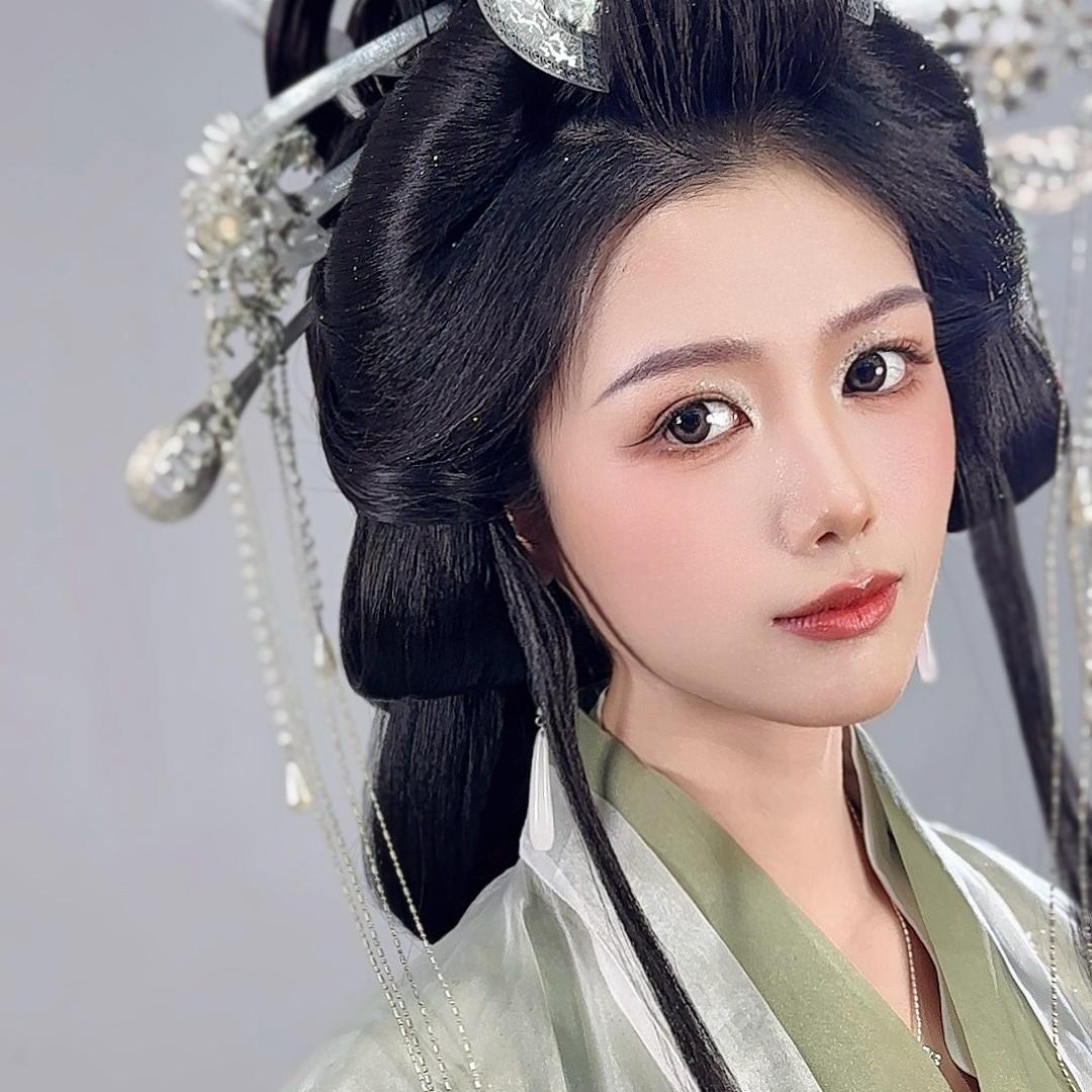 娜娜美甲化妆小课堂