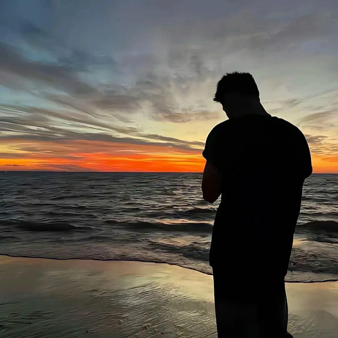 米练游泳陈教练（看过王扁版）