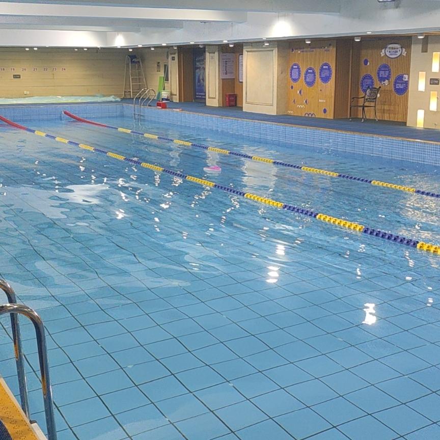 湖畔游泳俱乐部蔡教练