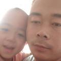 开车的旅游人