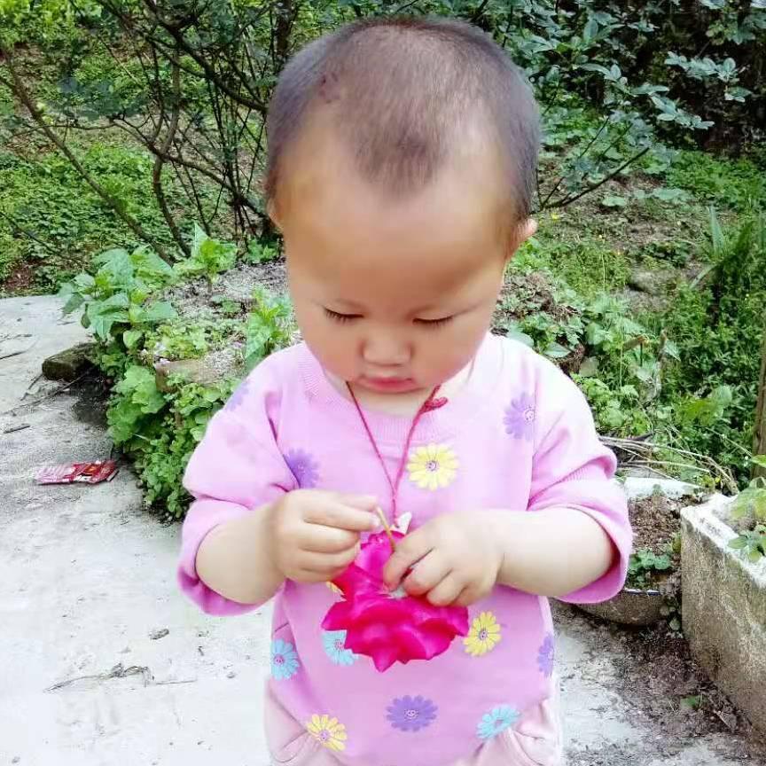 云南昭通小阿妹琴琴