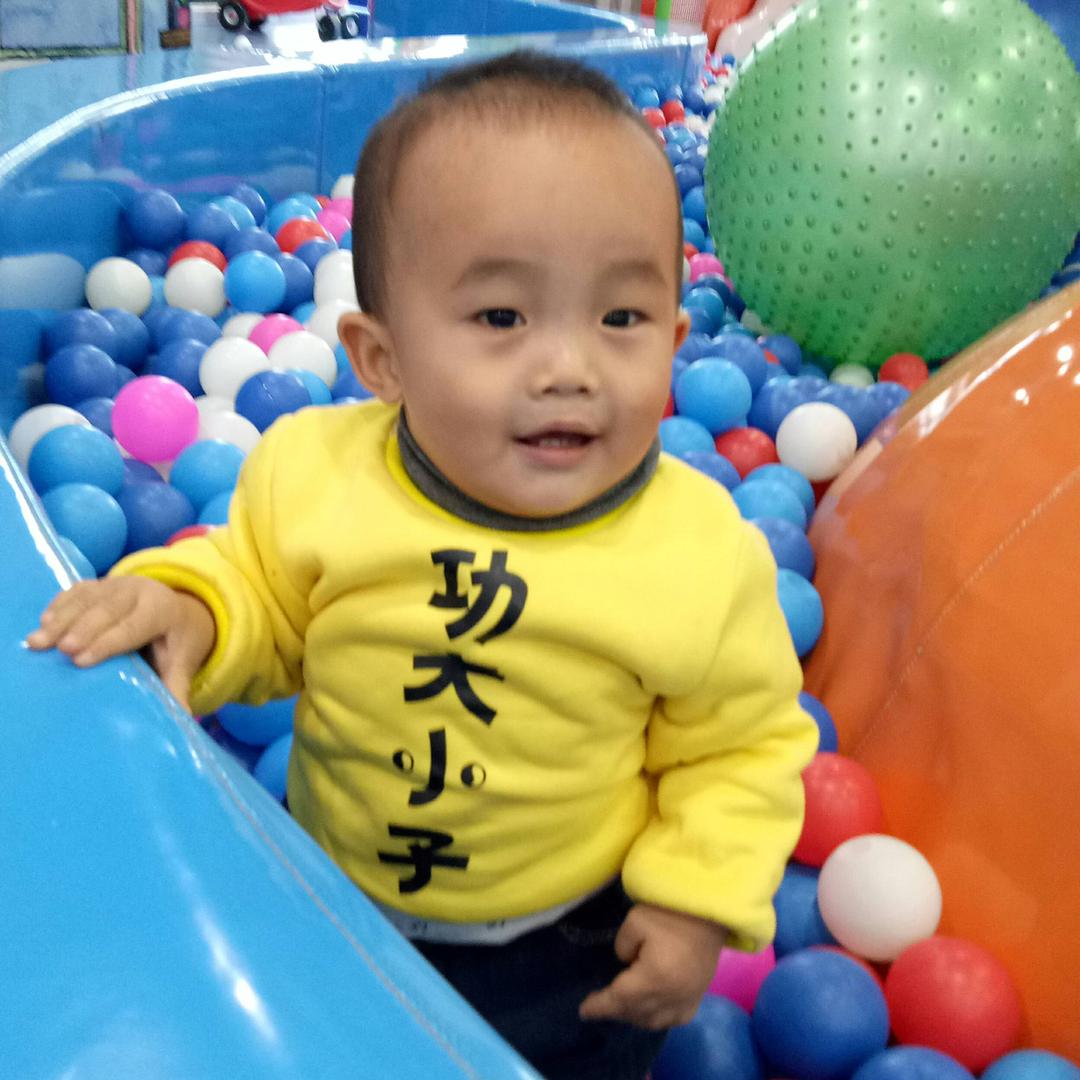 新名驰汽车装潢