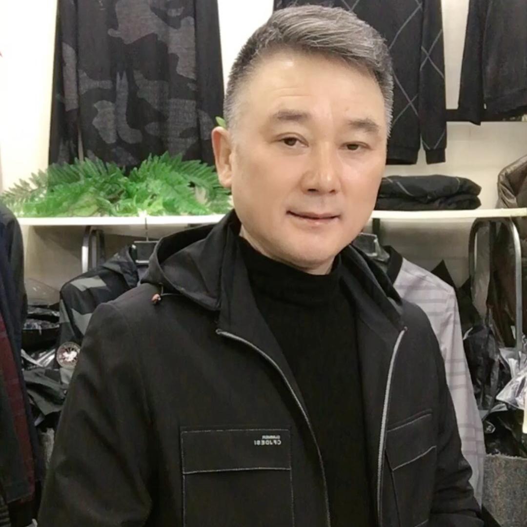 欧曼男装服饰行