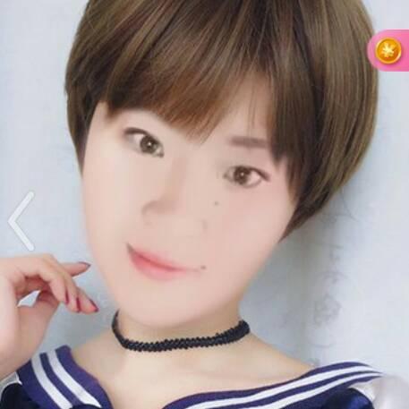 撑伞🌂了人,在那里