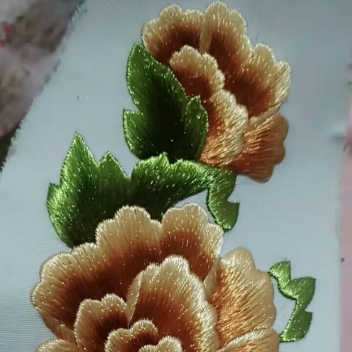 梁梅手工绣品