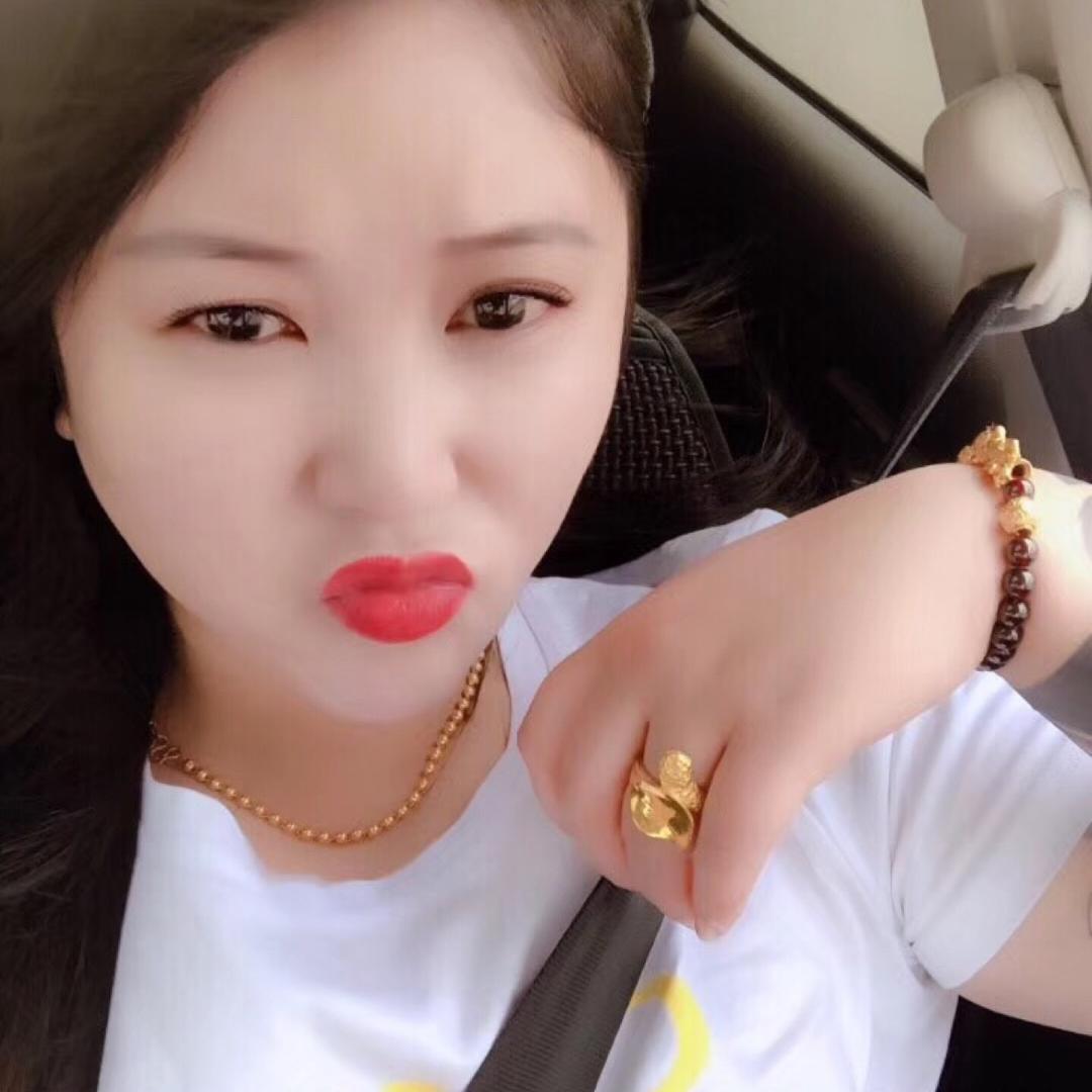 这女人比钻石还 闪