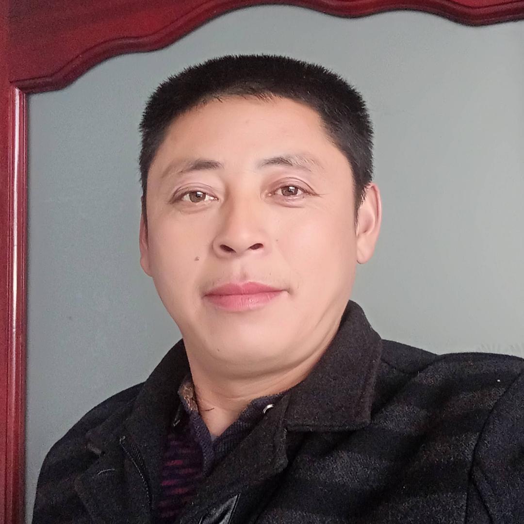 绥棱县专业批发卖烧火柴。煤块小哥