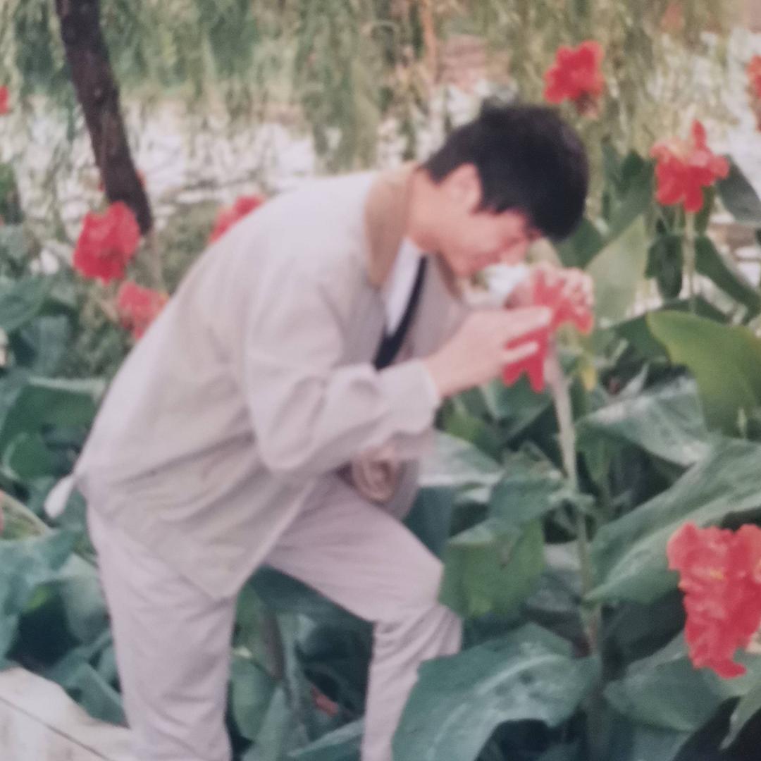 开开心心.