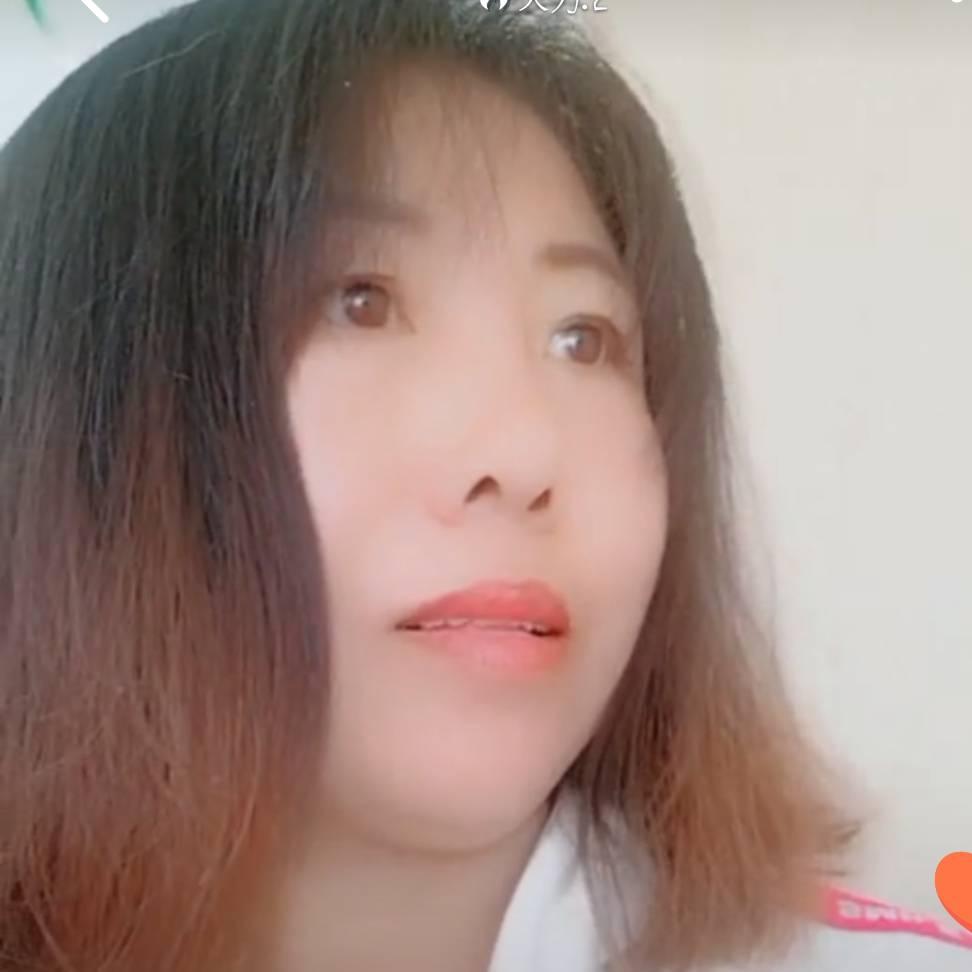 嫣然一笑216806