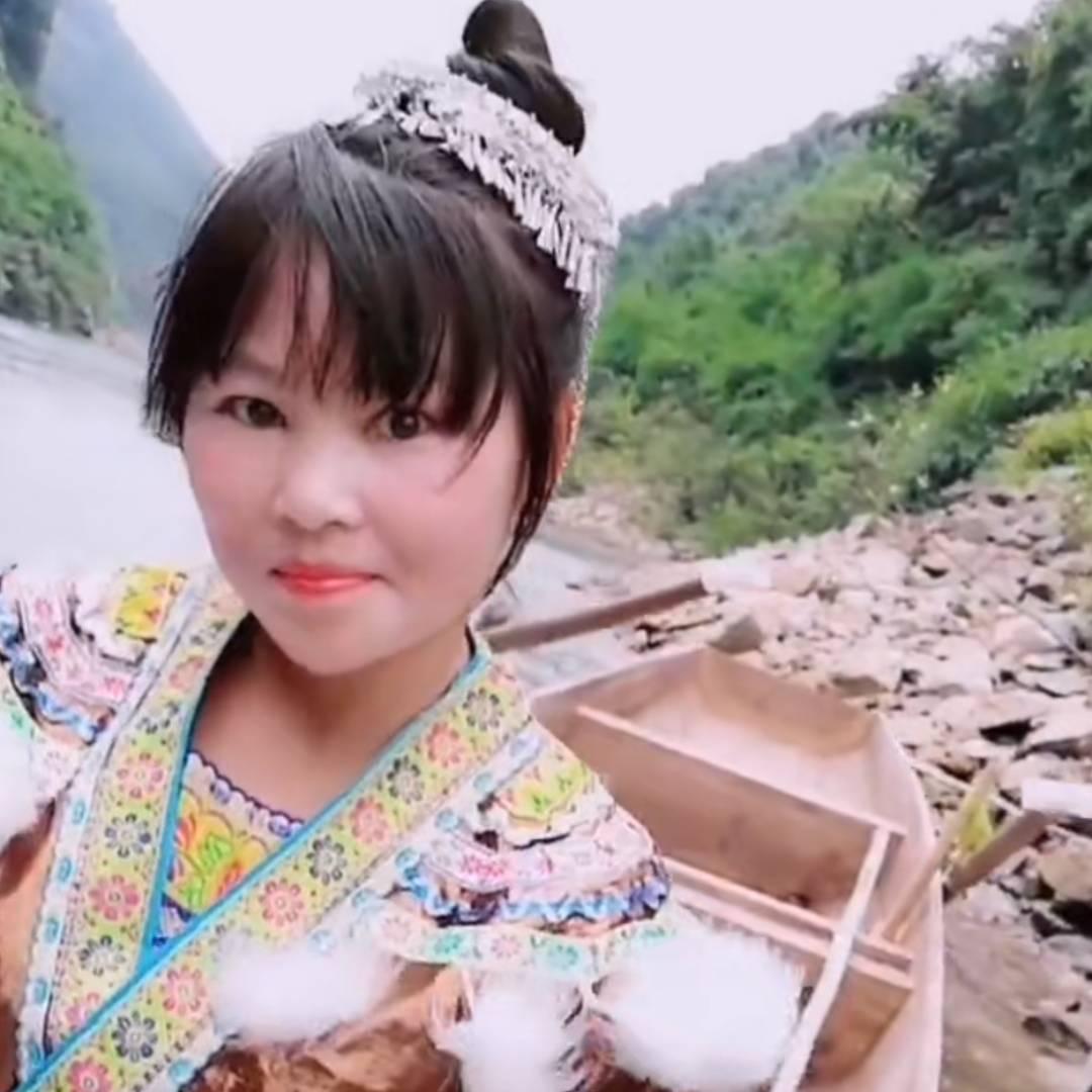 融水贝江女