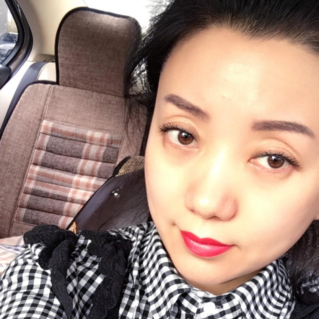 秀美女人服饰