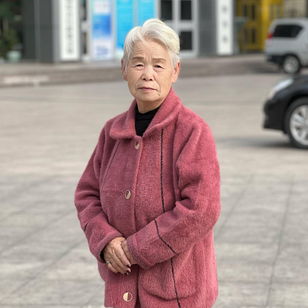 荣儿爱唱戏