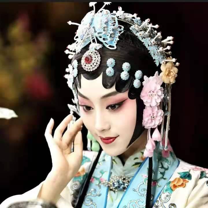 戏曲红英