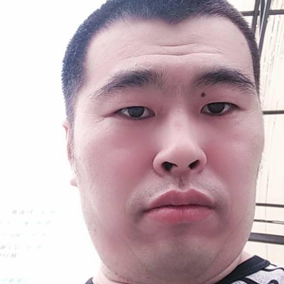 蹲在月球看地球