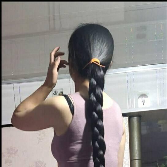 长发大辫子美女