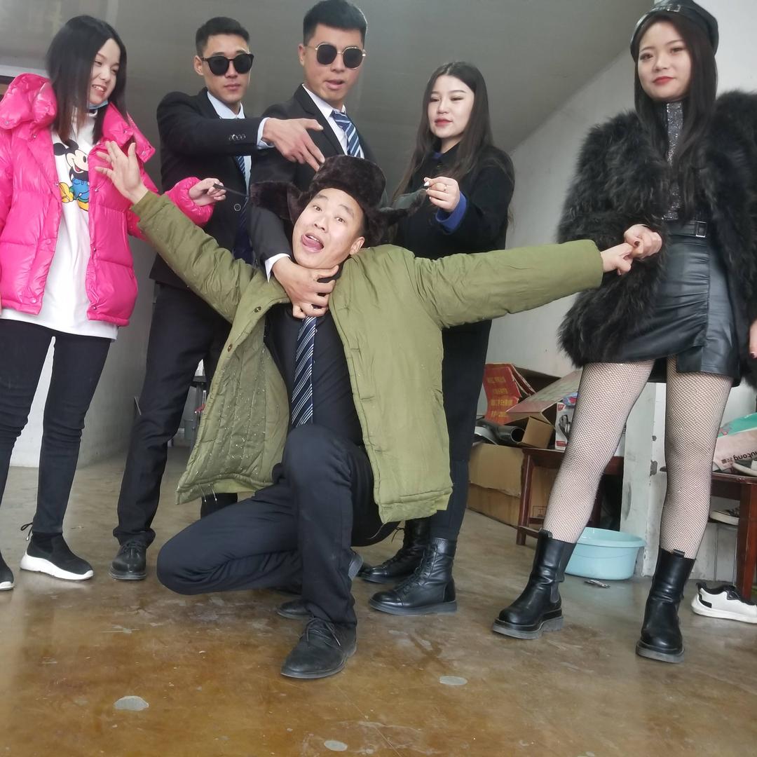 河南~帅帅请支持