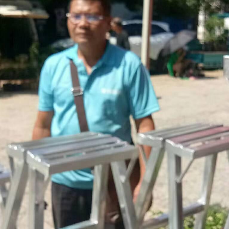 不锈钢专业桌子，梯子