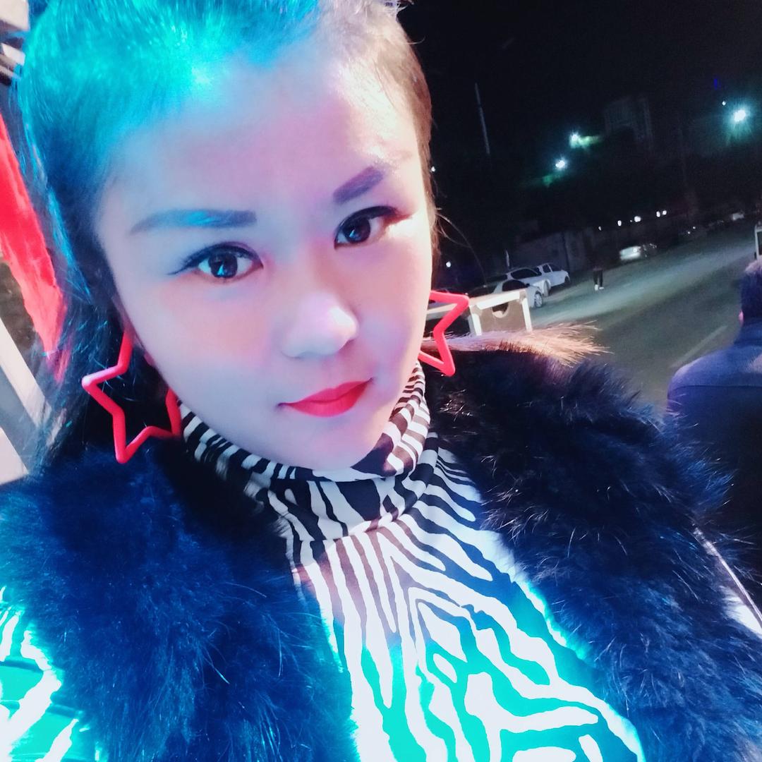 云姐大型歌舞唢呐团