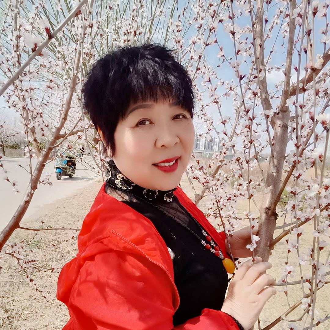 草莓♬ ♬