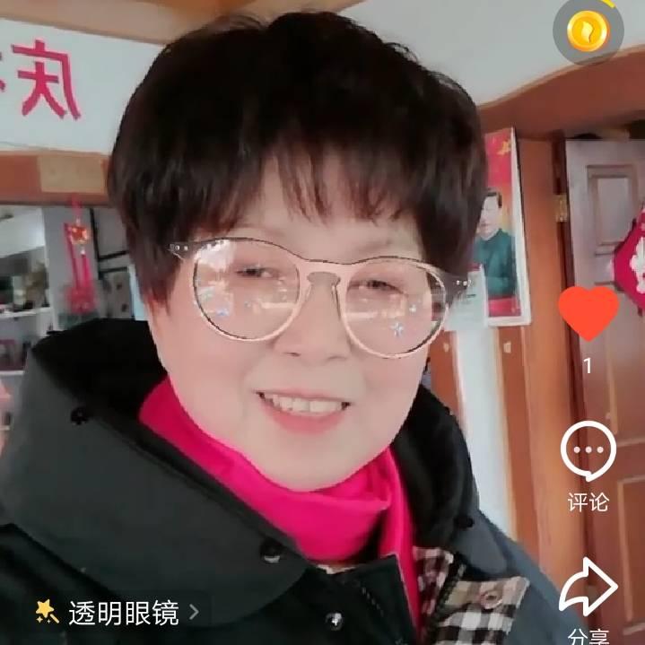 可爱的老太太