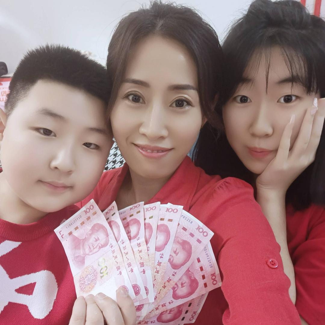 爱嘚瑟的娘仨