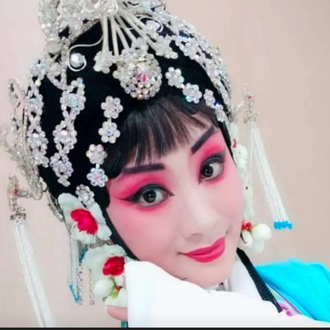 戏歌李欢欢