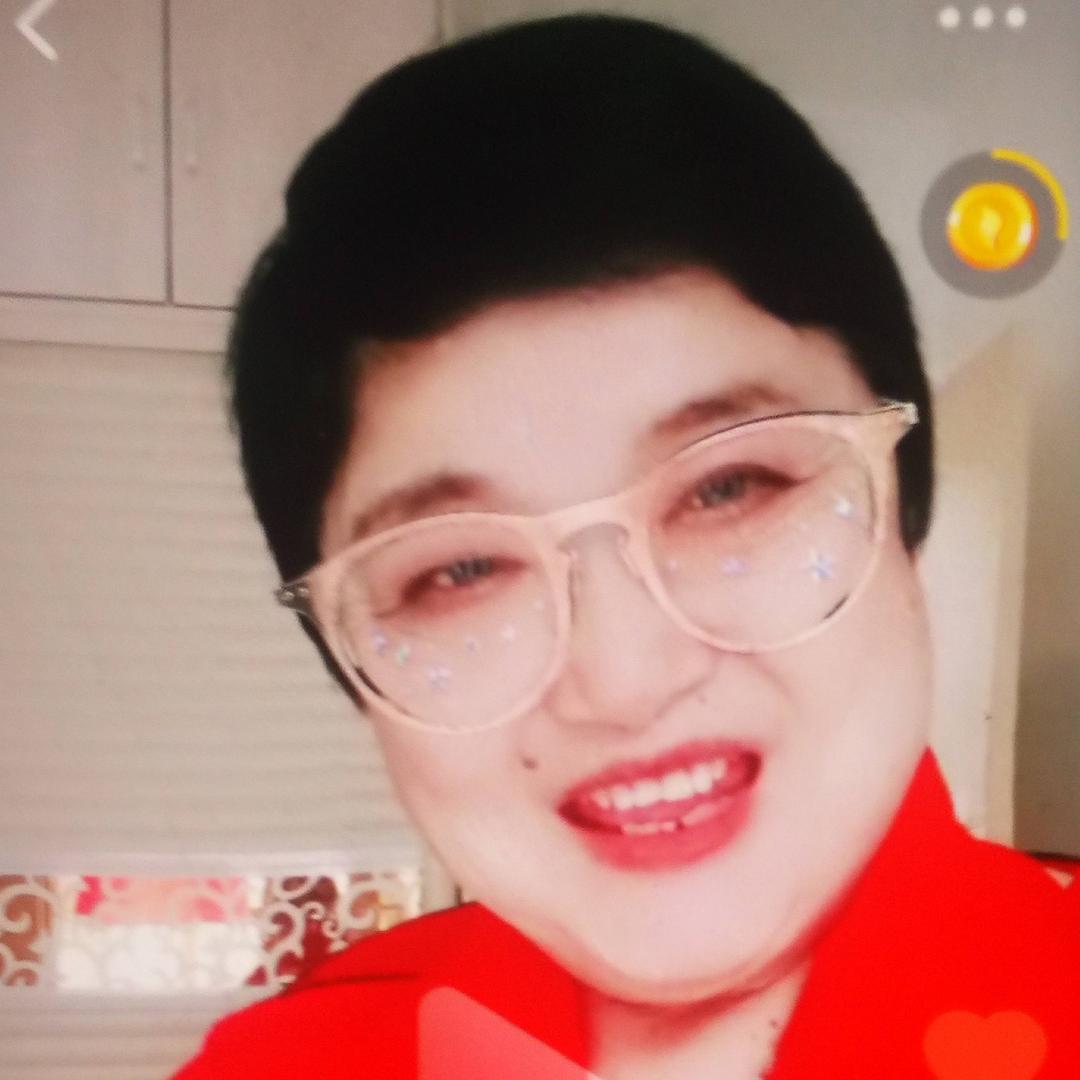 开心快乐幸福的一家人