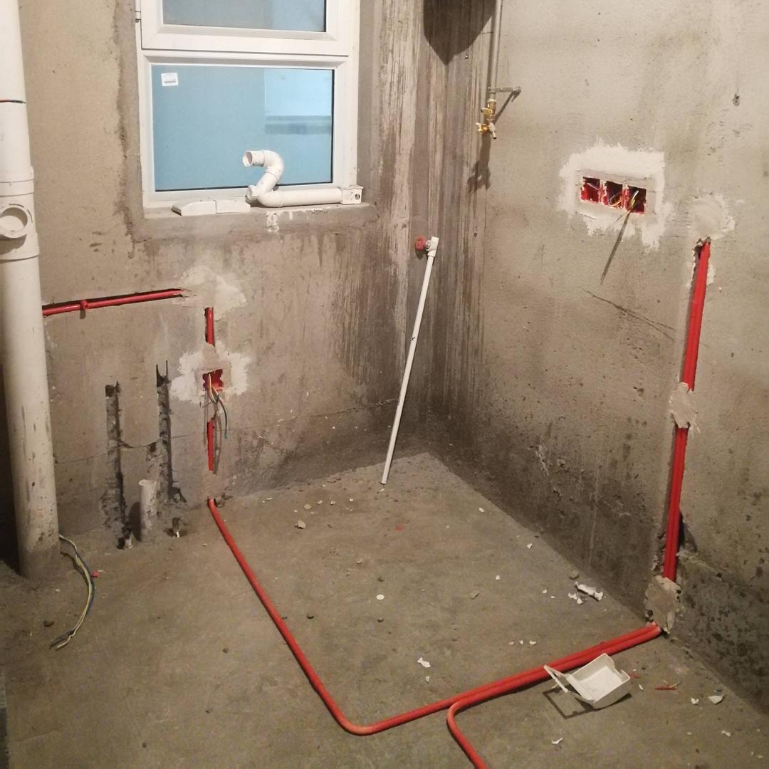 水电工小施