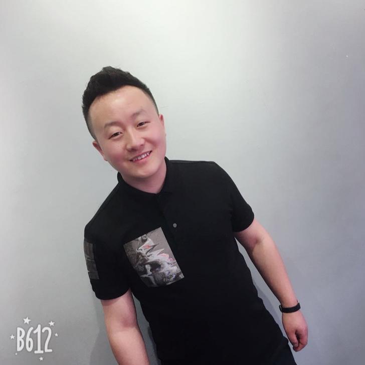 梅河口新时尚接发烫染