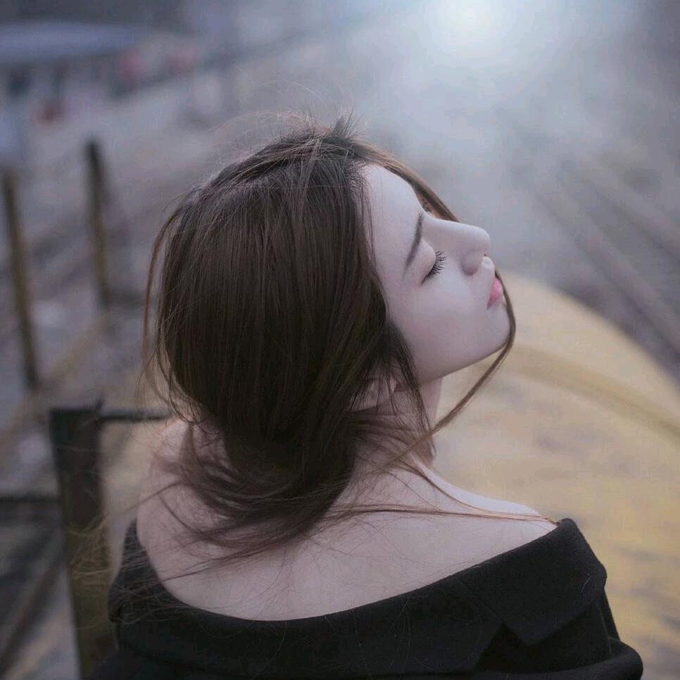 👨‍👩‍👧‍👧薄荷微凉