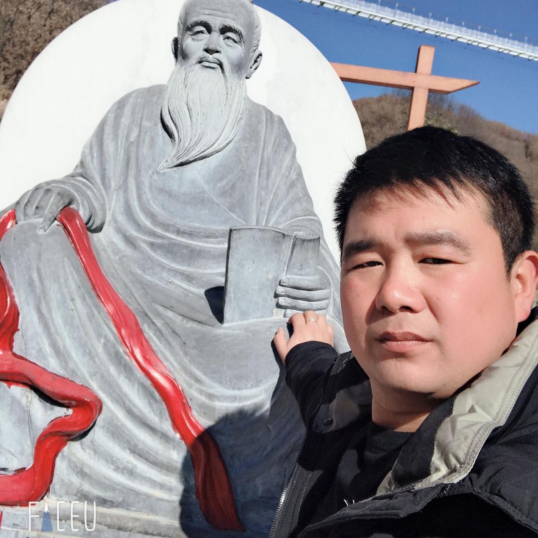 郁闷一个人仰望天空