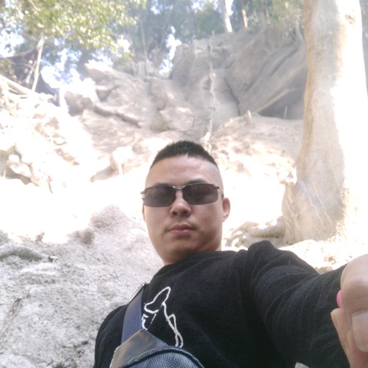 谢哥（爱唱歌）