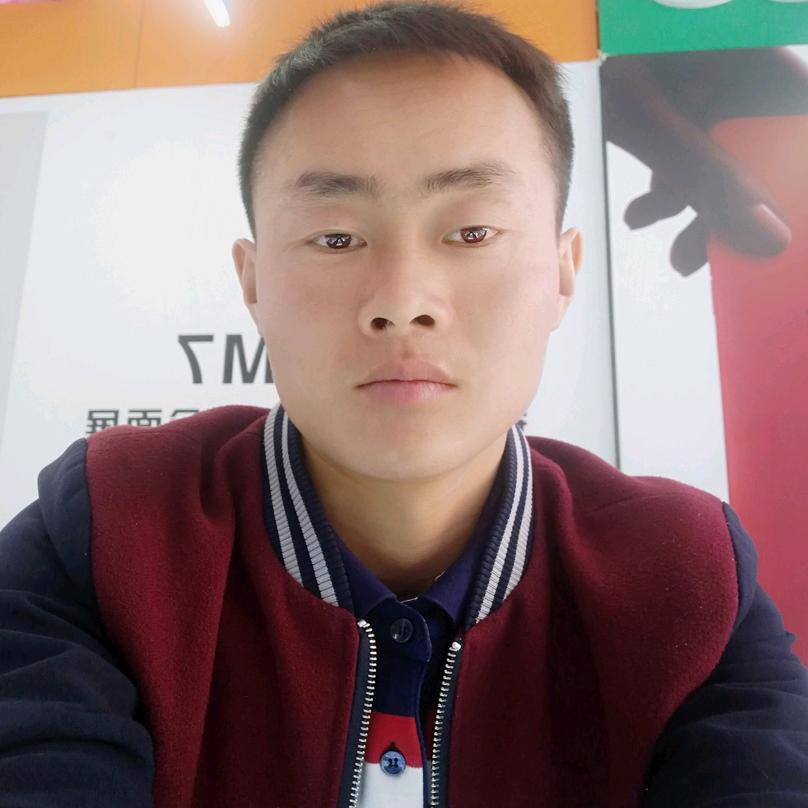 小何