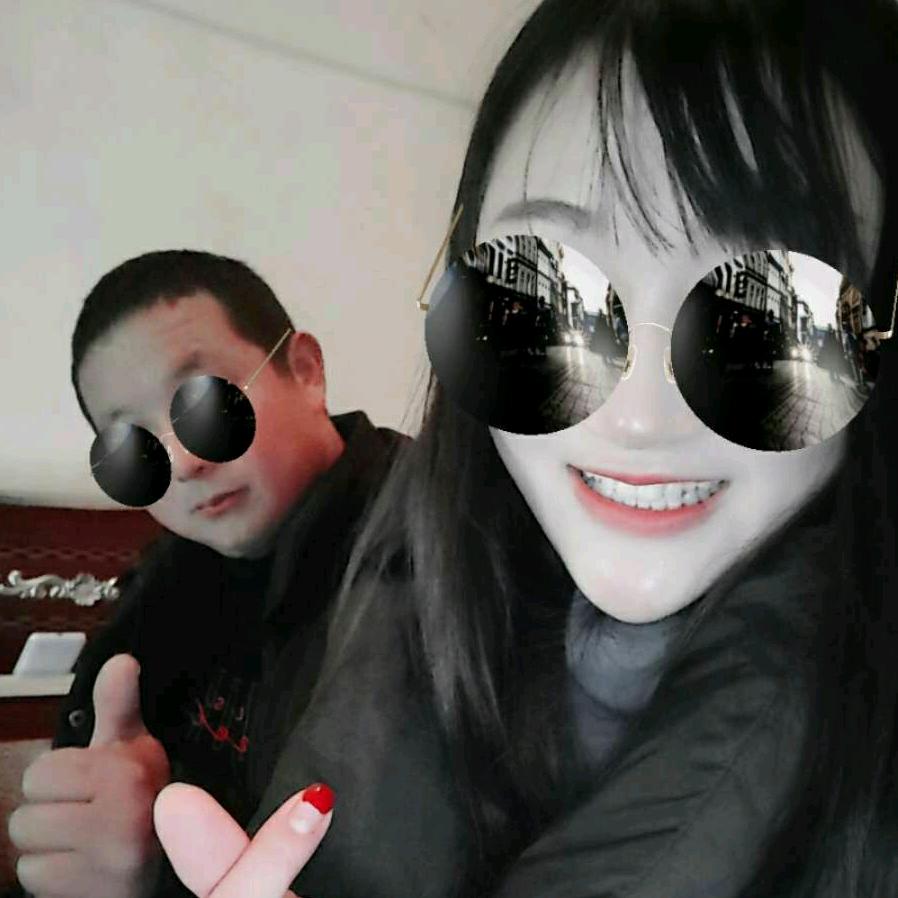 为家人撑伞
