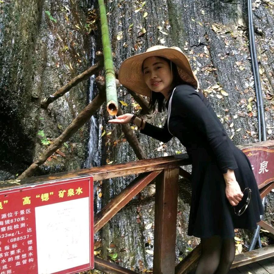 南漳金城服饰敖姐