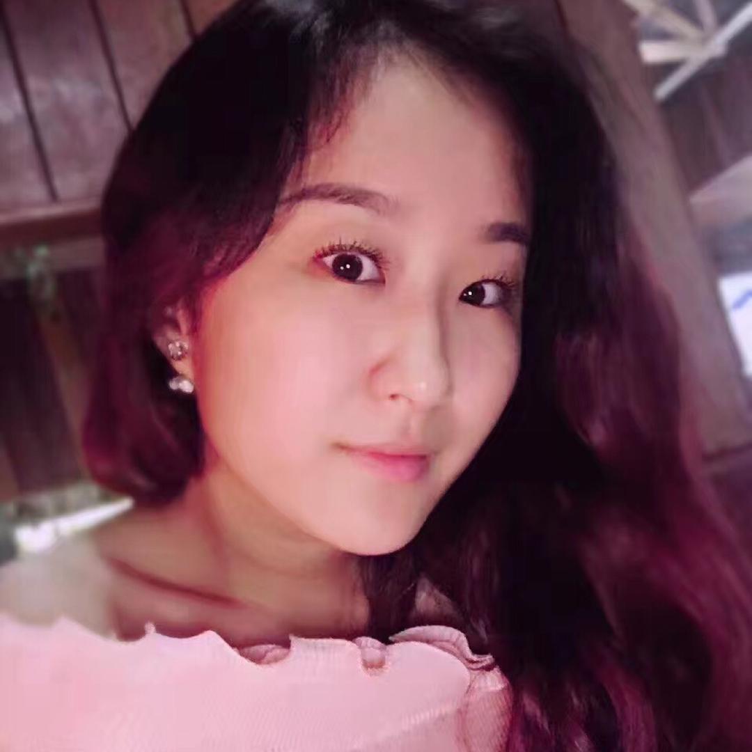 刀小姐和她的三只猫